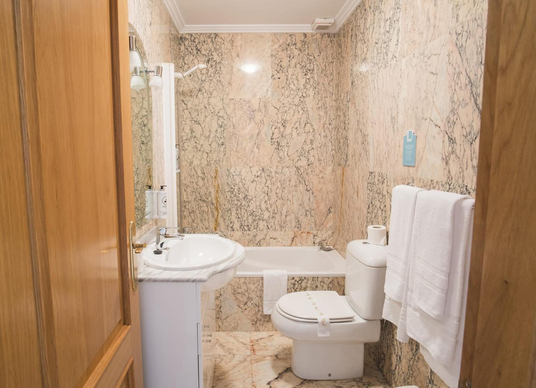 Hotel Alpina Villanueva De Arosa Buitenkant foto