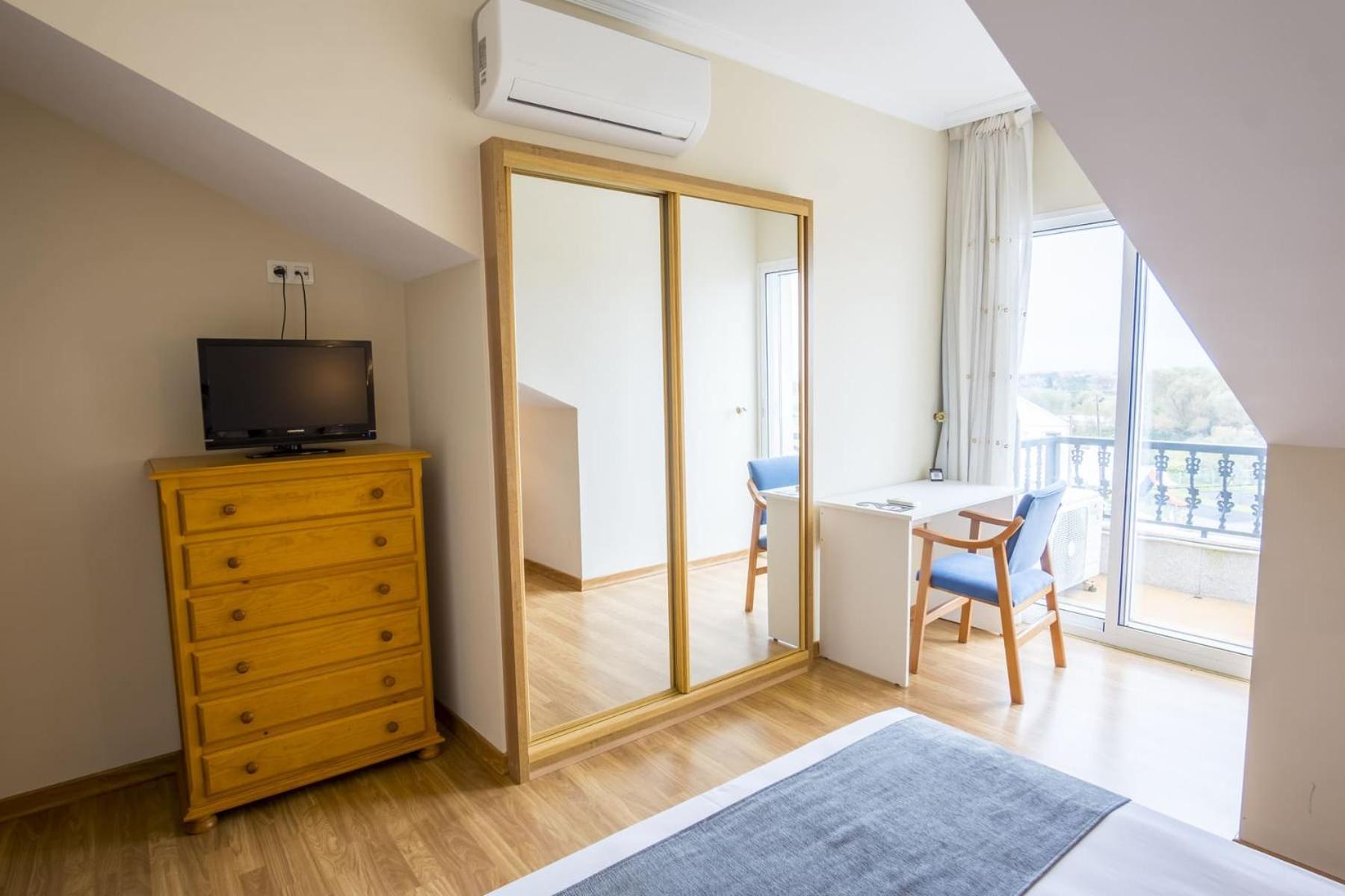 Hotel Alpina Villanueva De Arosa Buitenkant foto
