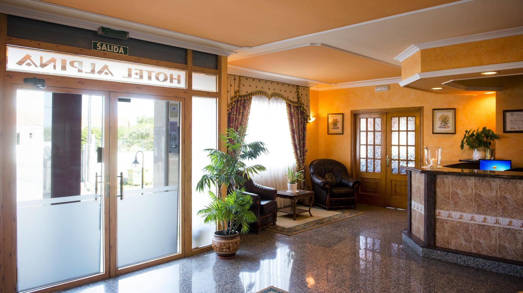 Hotel Alpina Villanueva De Arosa Buitenkant foto