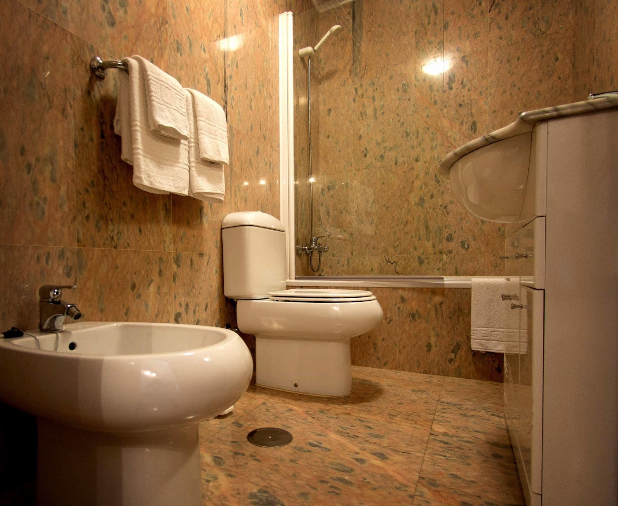 Hotel Alpina Villanueva De Arosa Buitenkant foto