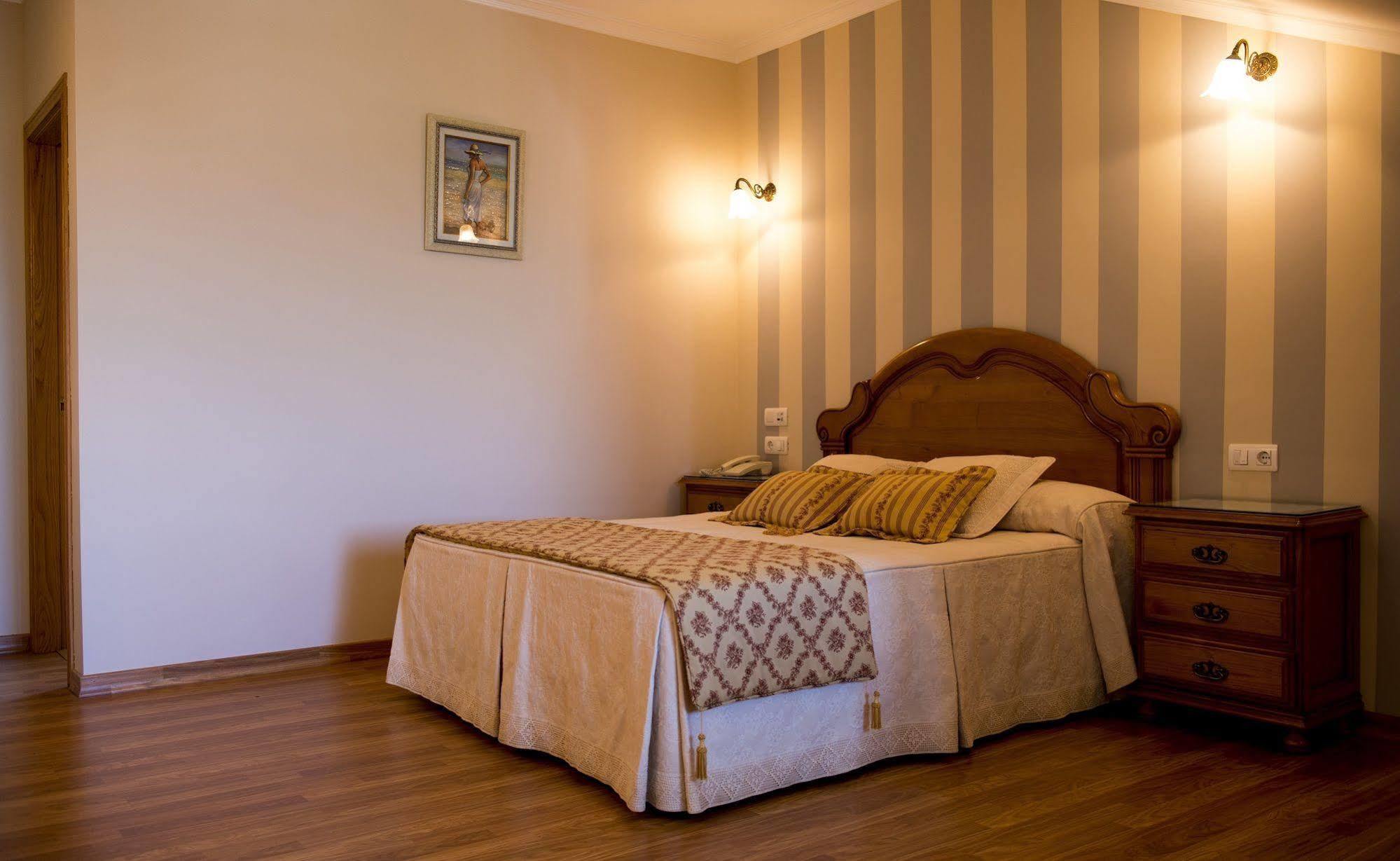 Hotel Alpina Villanueva De Arosa Buitenkant foto